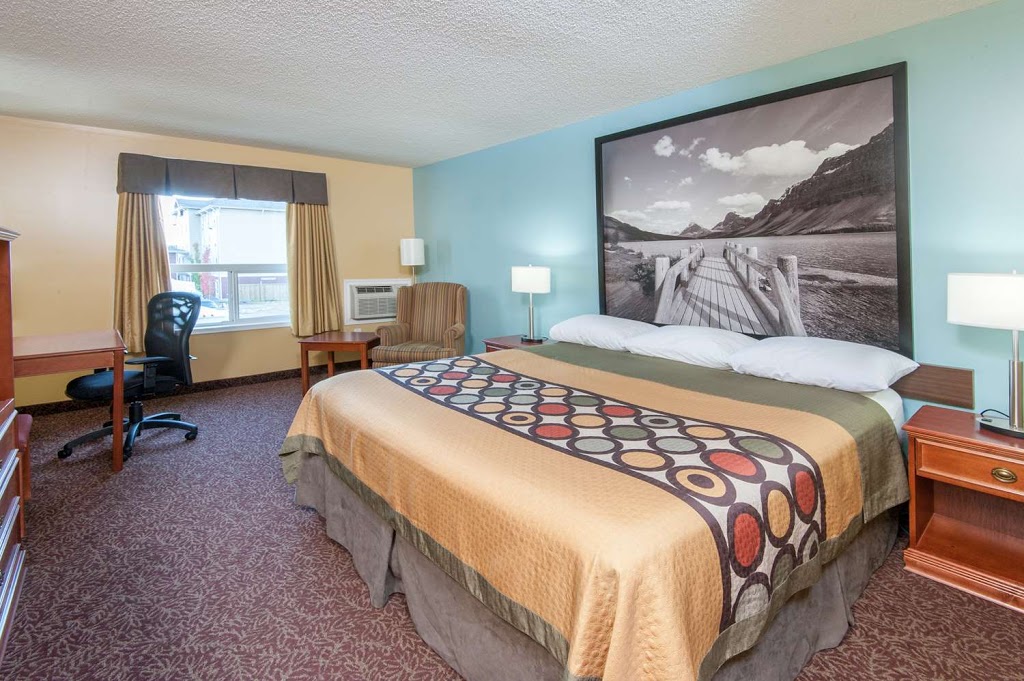 Super 8 by Wyndham Cochrane | 11 West Side Drive, Cochrane, AB T4C 1M1, Canada | Phone: (403) 932-1410