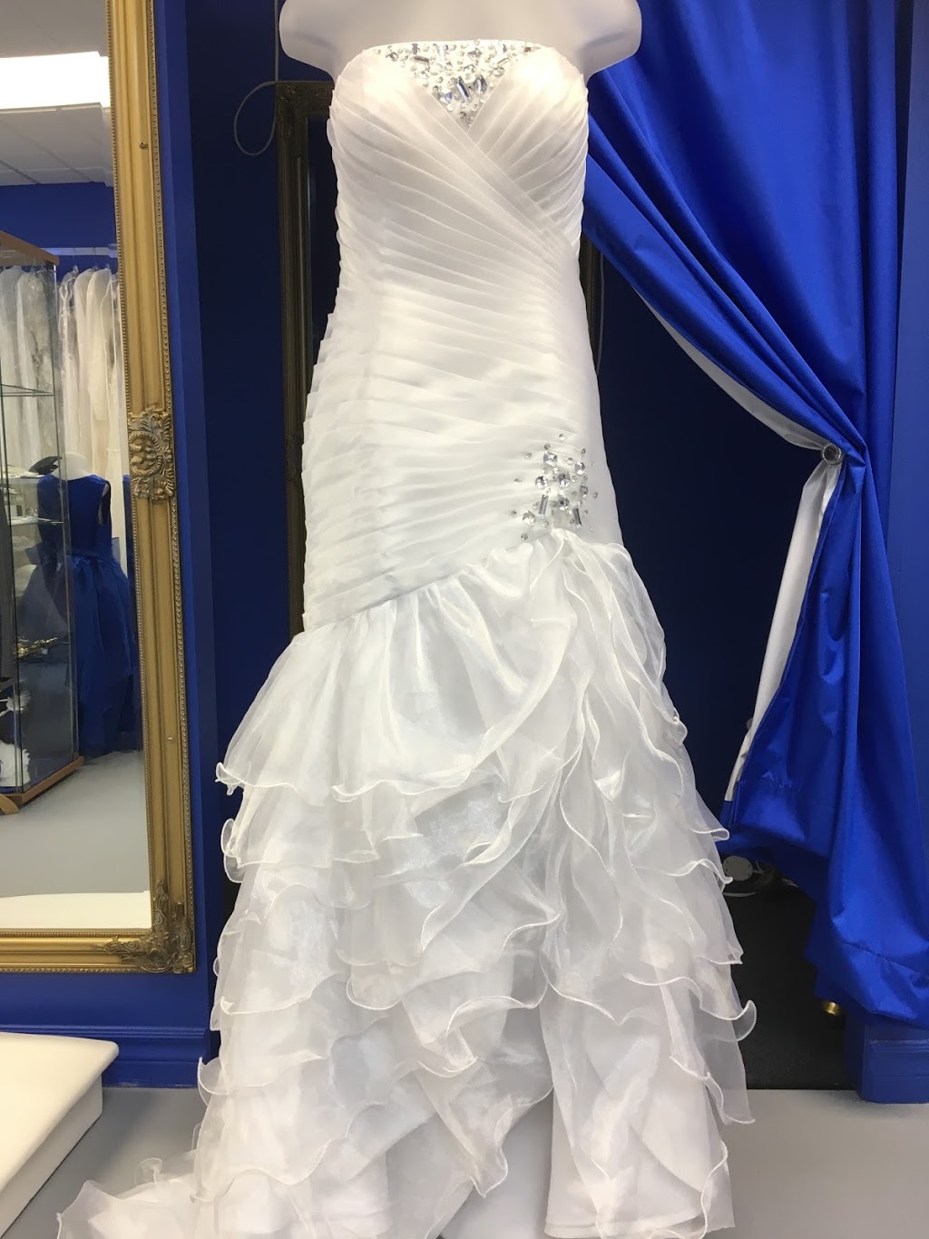 Mariage Fantastique | 14005 Boulevard Curé-Labelle, Mirabel, QC J7J 1R5, Canada | Phone: (514) 884-8355