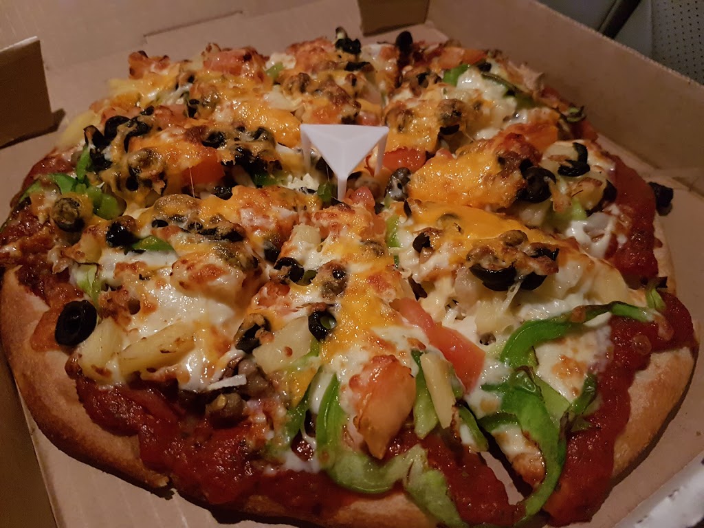 Moos Pizza | 3345 Trans-Canada Hwy, Cobble Hill, BC V0R 1L7, Canada | Phone: (250) 929-2811