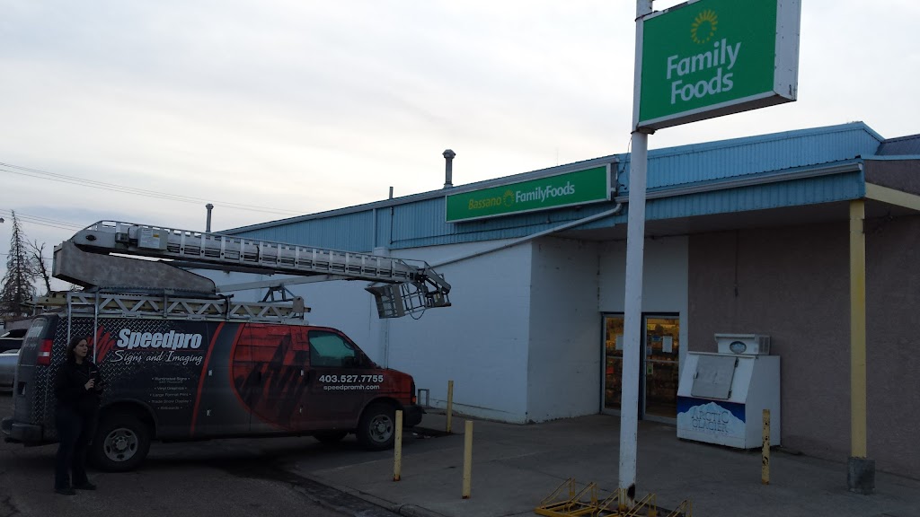 Bassano Family Foods | 333 2 Ave, Bassano, AB T0J 0B0, Canada | Phone: (403) 641-3553