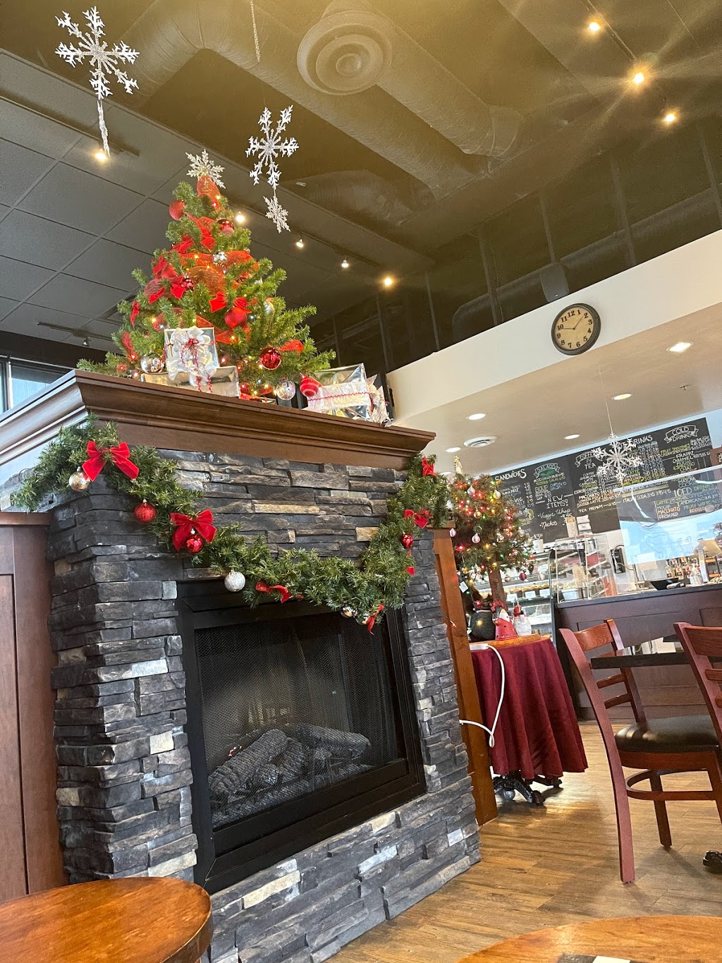 Hugs in a Mug Coffee Bistro | 1910 N Parallel Rd, Abbotsford, BC V3G 2C6, Canada | Phone: (604) 746-1136