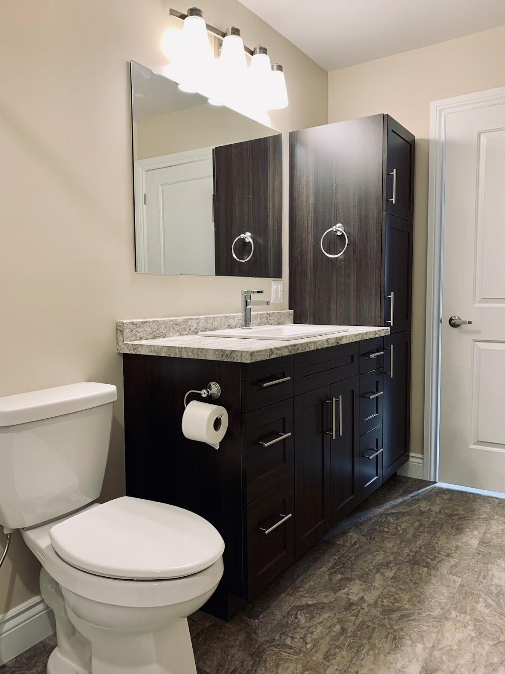 Collins Place Senior Living | 350 Ellor St, Strathroy, ON N7G 0G1, Canada | Phone: (519) 245-3030