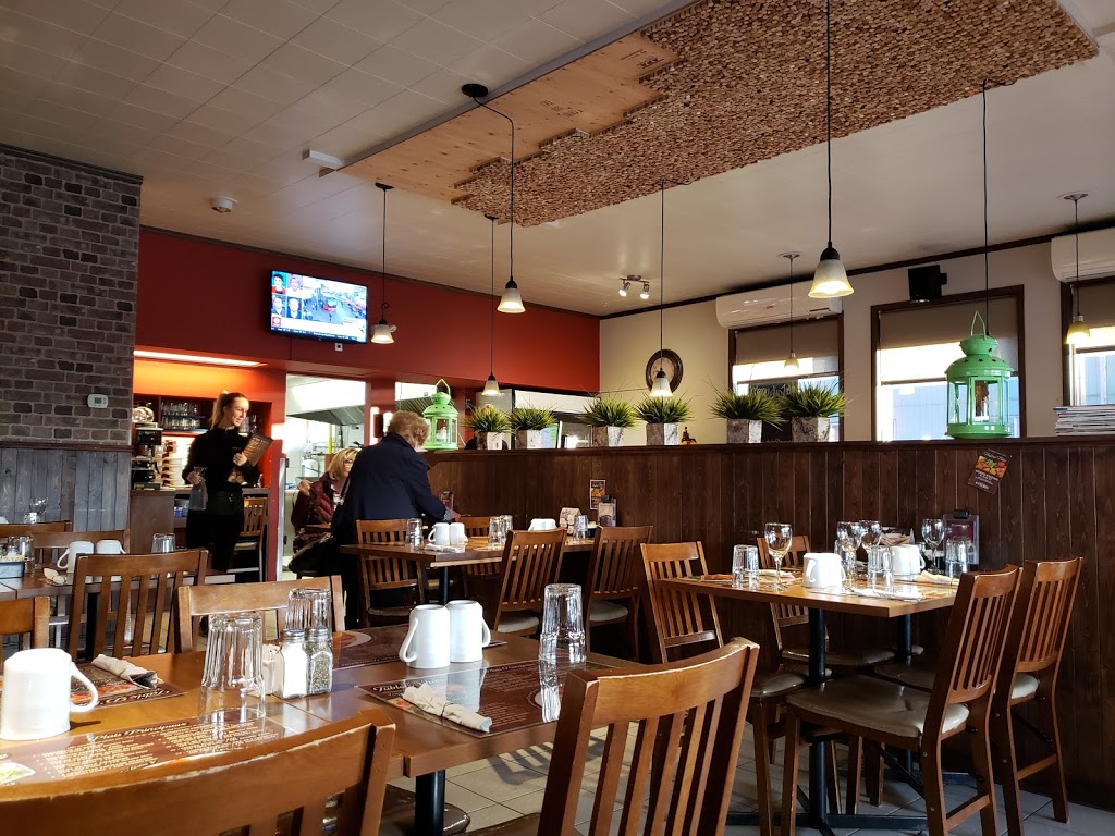Le Ptit Resto 2 | 2339 Rue Royale, Trois-Rivières, QC G9A 4L6, Canada | Phone: (819) 694-0422