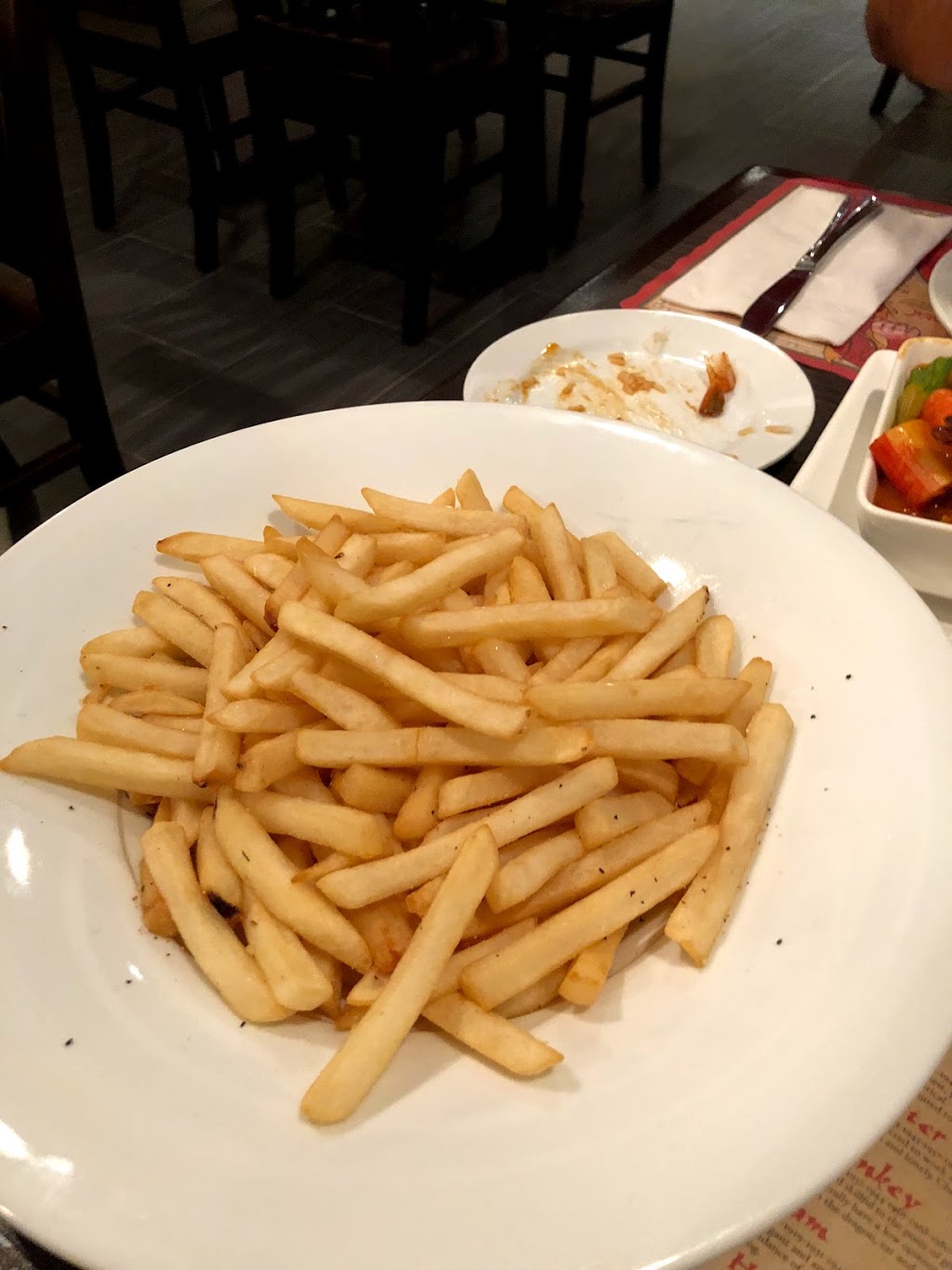 Ruyi Garden | 650 The Queensway, Etobicoke, ON M8Y 1K7, Canada | Phone: (416) 255-8858