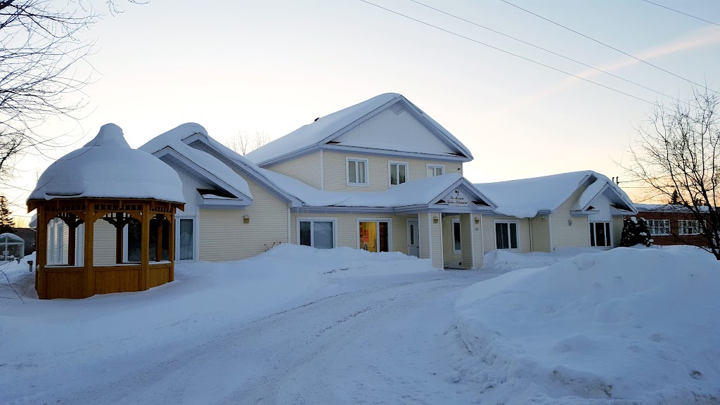 Maison Jules Edouard Inc | 463 Rue St David, Pohénégamook, QC G0L 1J0, Canada | Phone: (418) 893-5888