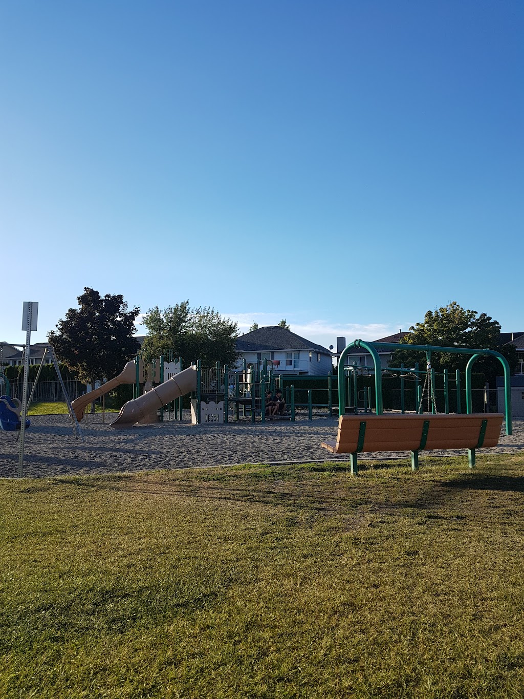 McGowan Park Elementary | 2080 Tremerton Dr, Kamloops, BC V2E 2S2, Canada | Phone: (250) 374-4545