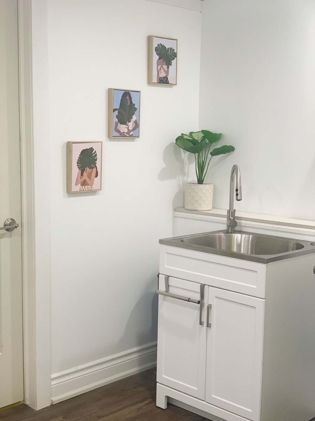 Moonlight Day Spa | 308 N Front St, Belleville, ON K8P 3C4, Canada | Phone: (613) 779-9595