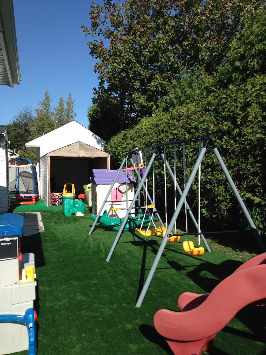 Service Garde Reconnu Les Petits Papillons De Marie-Josée Tardif | 130 Rue Chicoine, Lavaltrie, QC J5T 2N4, Canada | Phone: (450) 586-6988