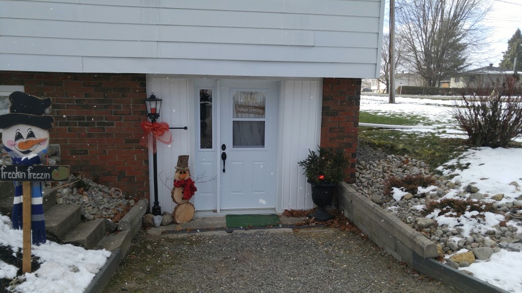 Hair Eclips | 8 Elizabeth St, Johnstown, ON K0E 1T1, Canada | Phone: (613) 802-3186