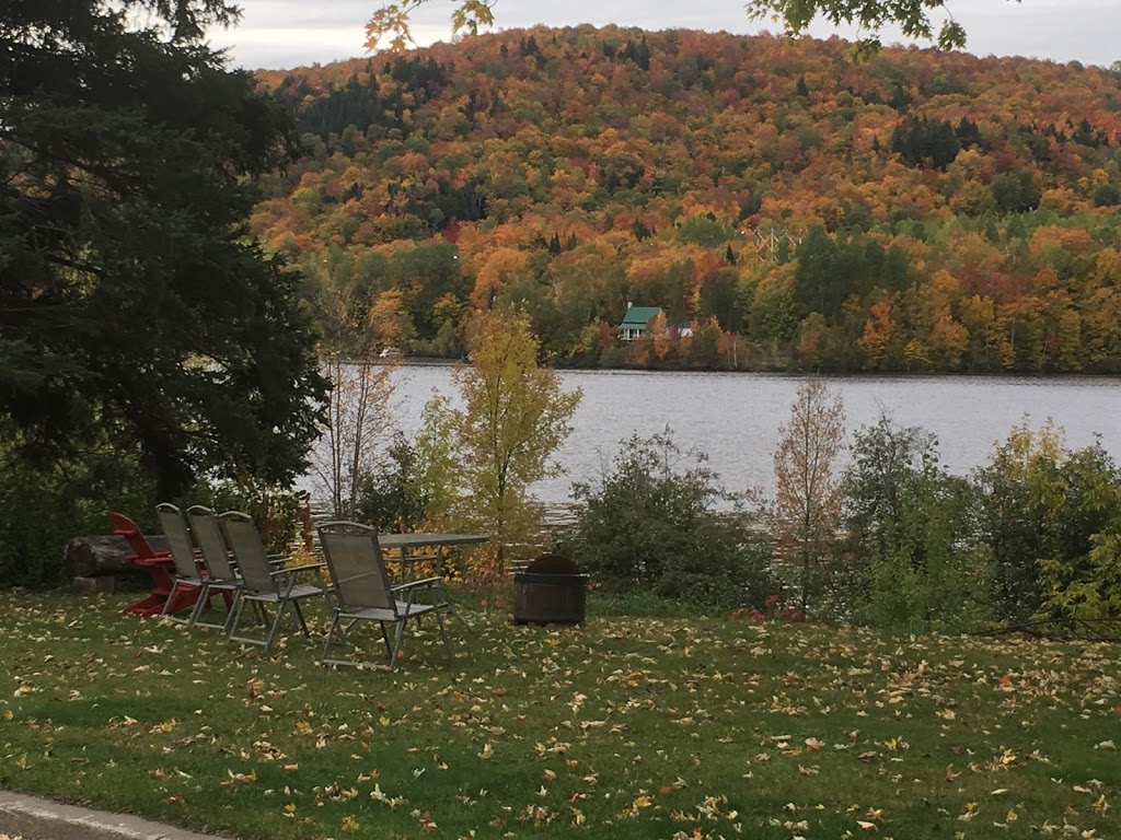 La Rêverie, hébergement | ,Canada, 590 2e Av, Grandes-Piles, QC G0X 1H0, Canada | Phone: (819) 801-2324