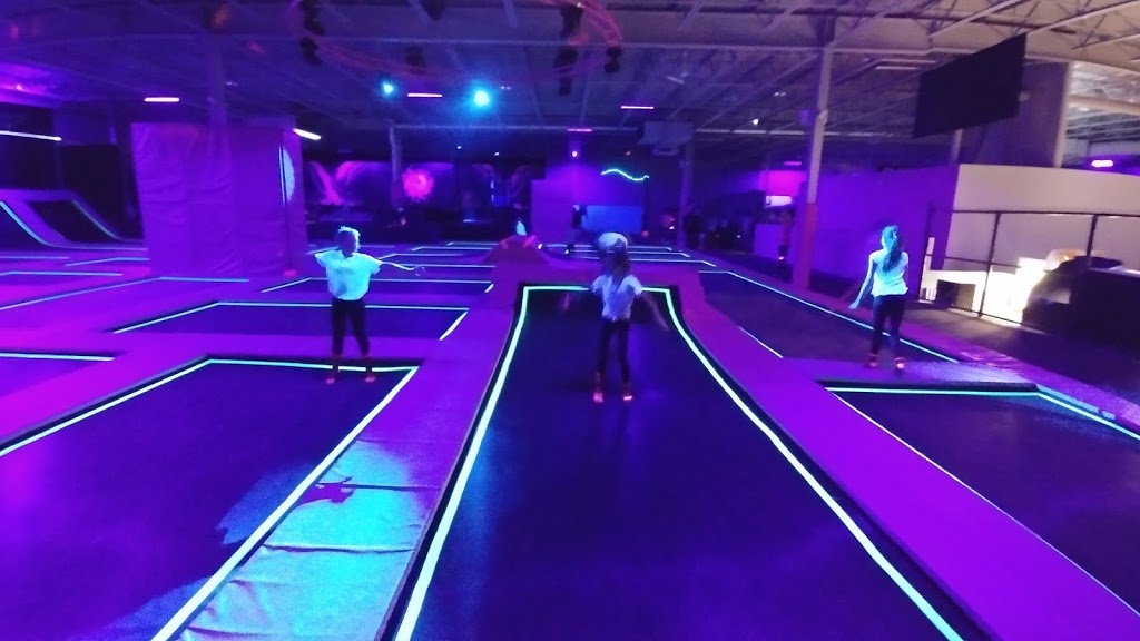 Flying Squirrel Ottawa | 1901 Cyrville Rd, Ottawa, ON K1B 1A9, Canada | Phone: (343) 883-1092