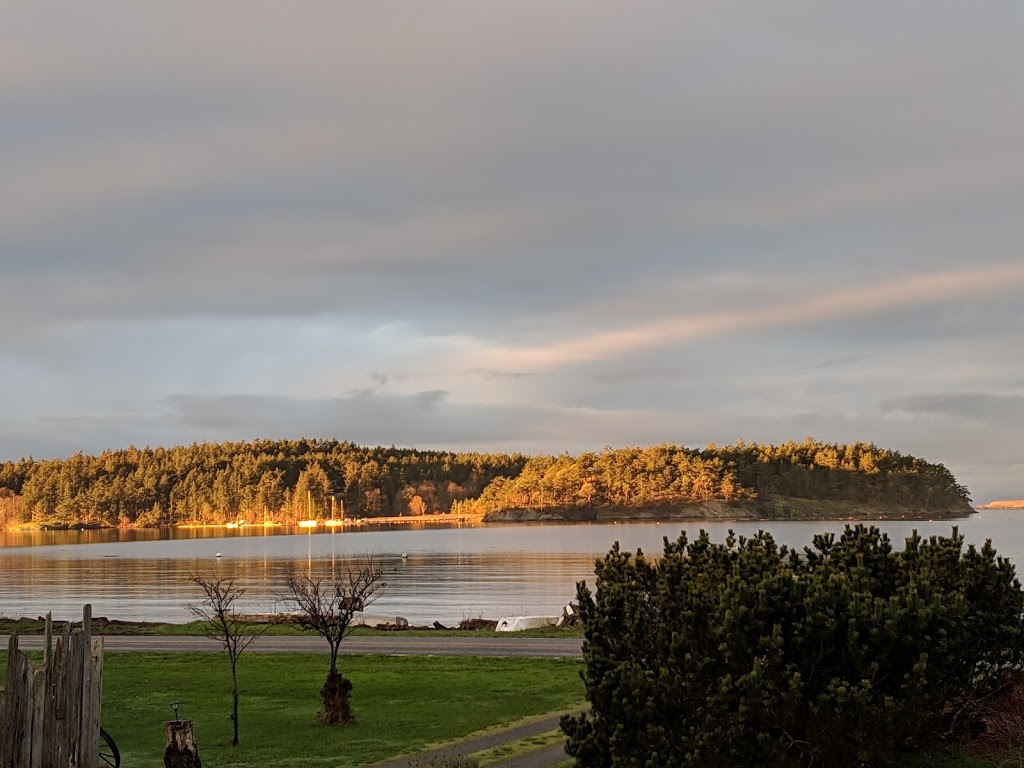 Lopez Island Beach House Rental | 597 Mackaye Harbor Rd, Lopez Island, WA 98261, USA | Phone: (360) 468-4246