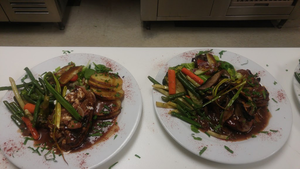 Le provençal knights Corner | 605 Kingston Rd, Pickering, ON L1V 3N7, Canada | Phone: (365) 885-1021