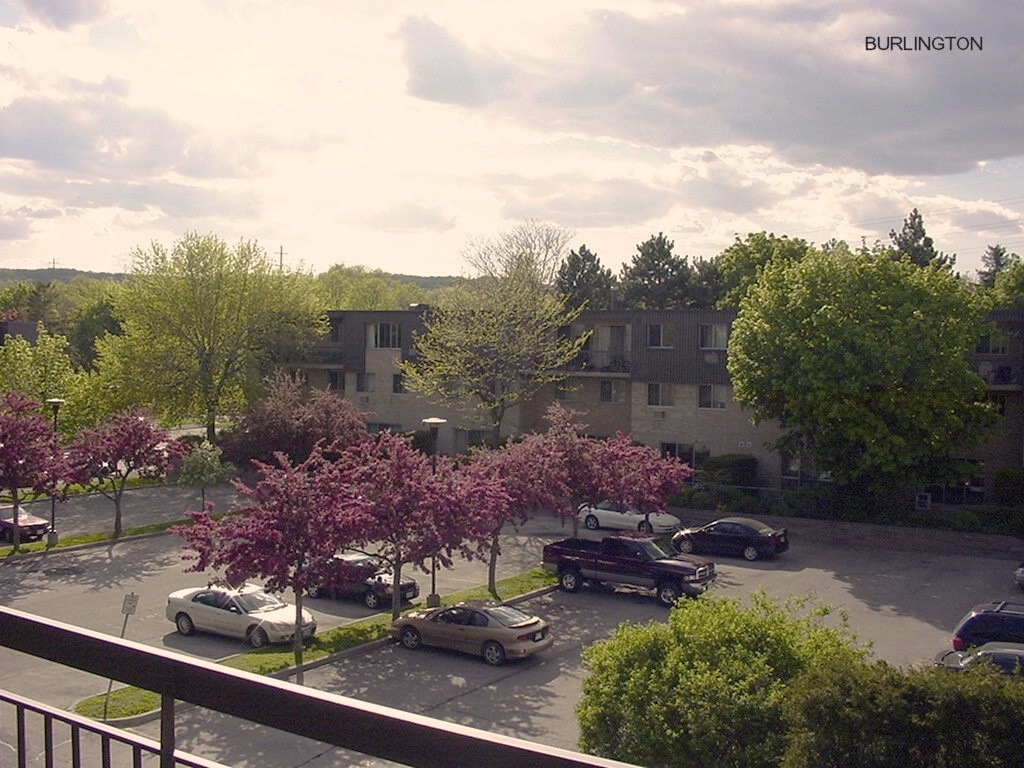 Tyandaga Terrace | 1440 Tyandaga Park Dr, Burlington, ON L7P 1N4, Canada | Phone: (905) 336-0015