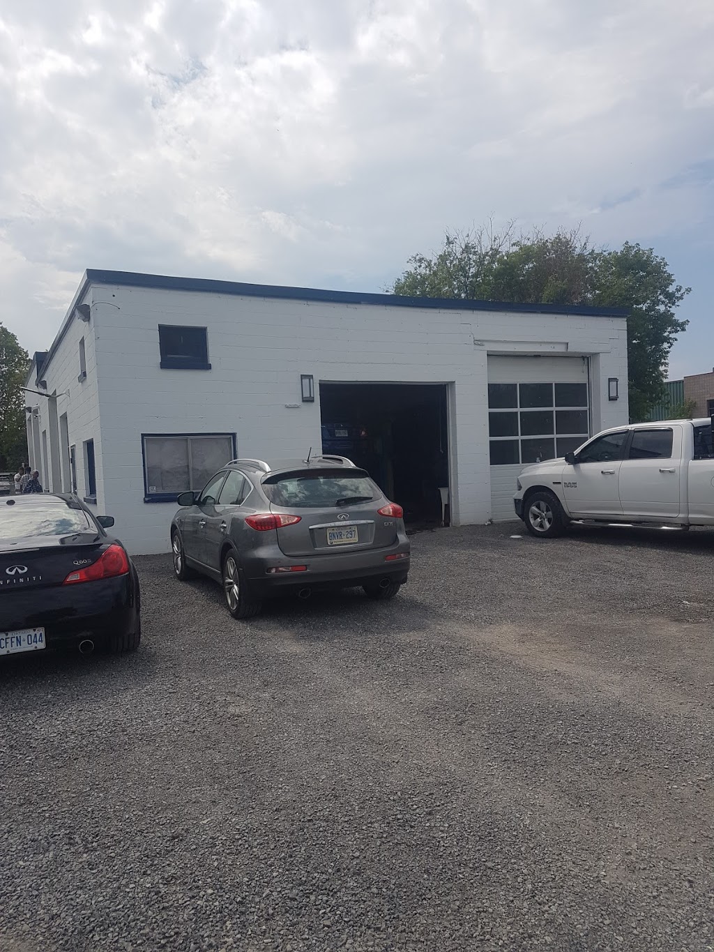 ALHAJJ AUTOS | 1886 Merivale Rd, Nepean, ON K2G 1E6, Canada | Phone: (647) 861-5739