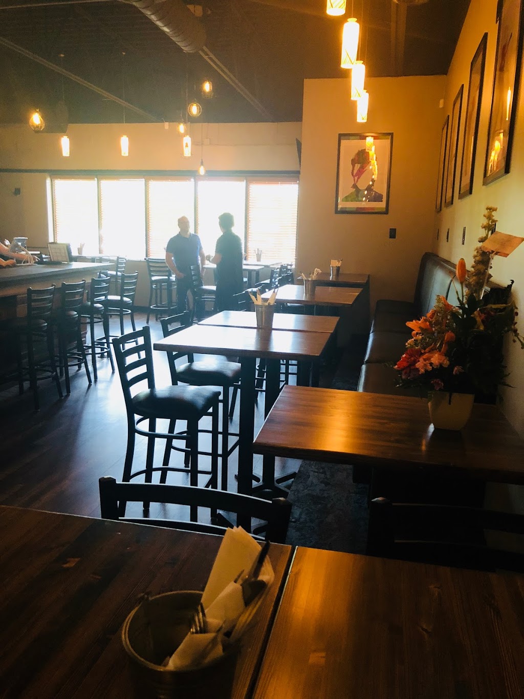 Neighborhood Pour House | 1802 9th Ave N, Regina, SK S4R 7T4, Canada | Phone: (306) 559-7687