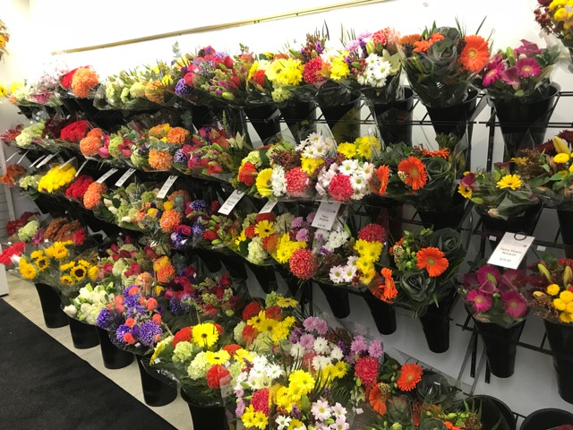 Violet Blooms Fresh Flowers | 705 Kingston Rd #14, Pickering, ON L1V 6K3, Canada | Phone: (905) 839-6035