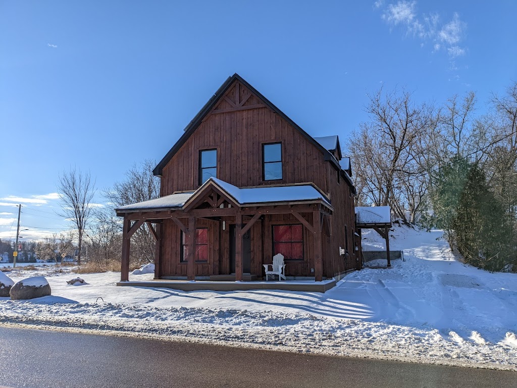 Black Timbers Getaway | 12595 511, Calabogie, ON K0J 1H0, Canada | Phone: (613) 301-5851