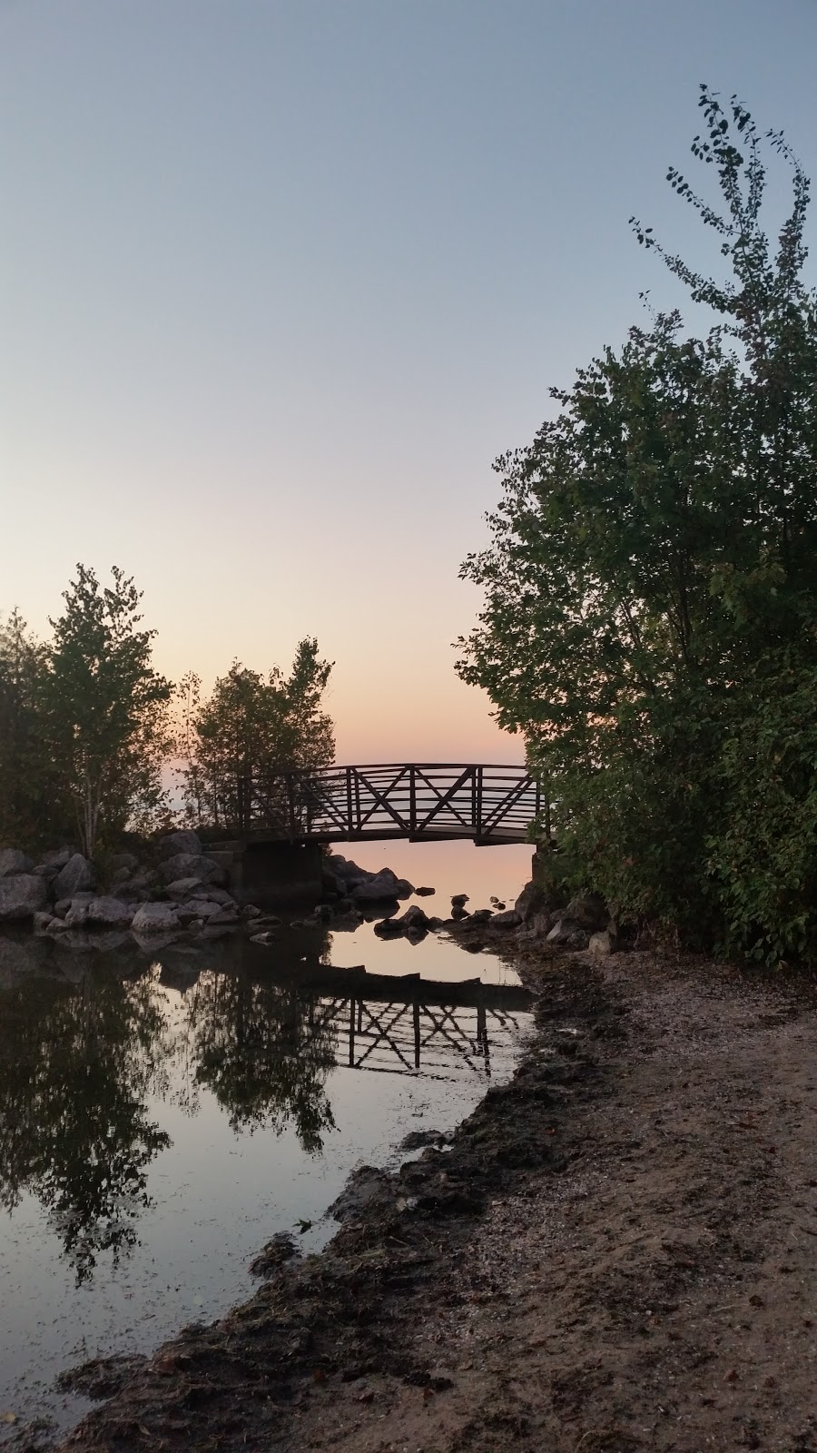 Innisfil Beach Park | 676 Innisfil Beach Rd, Innisfil, ON L9S 4H6, Canada | Phone: (705) 436-3710