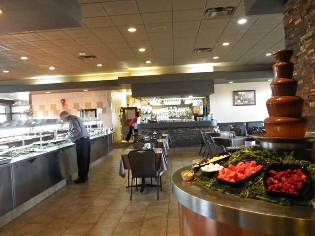 Buffet Royale Carvery | 17202 95 Ave NW, Edmonton, AB T5T 6N8, Canada | Phone: (780) 481-0255