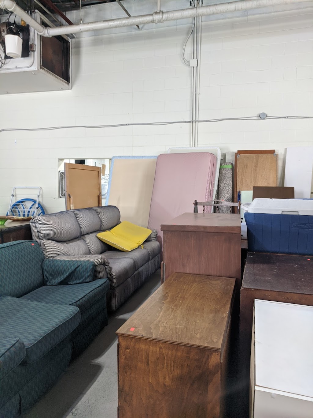 Thrift Warehouse Bancroft | 141 Hastings St N, Bancroft, ON K0L 1C0, Canada | Phone: (844) 847-4382