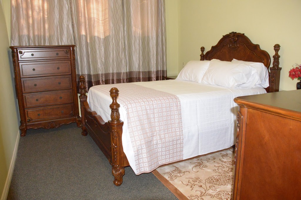Smile Back Bed and Breakfast | 2547 Eglinton Ave W, York, ON M6M 1T2, Canada | Phone: (647) 529-0803