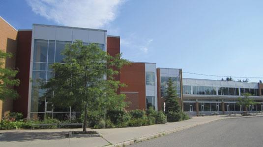 Innisdale Secondary School (ISS) | 95 Little Ave, Barrie, ON L4N 2Z4, Canada | Phone: (705) 726-2552