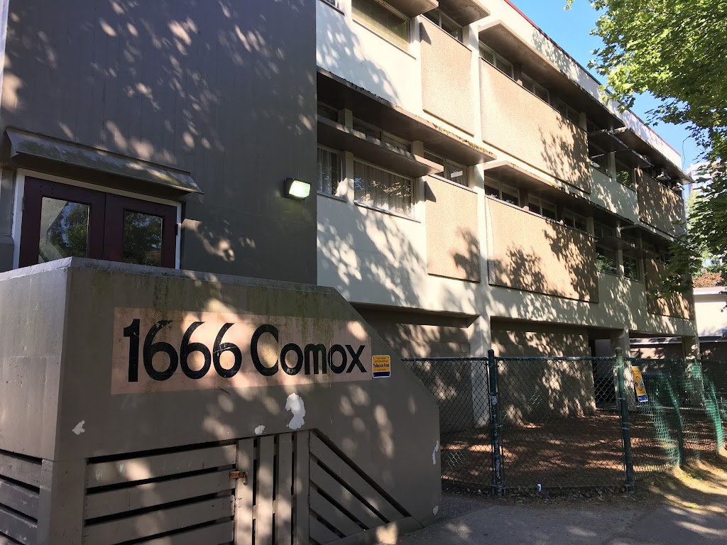Lord Roberts Elementary School | 1100 Bidwell St, Vancouver, BC V6G 2K4, Canada | Phone: (604) 713-5055