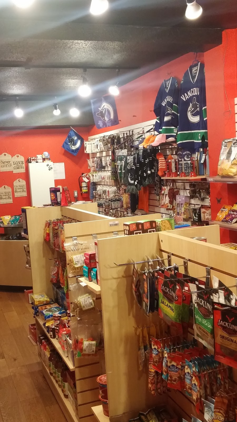 OceanSide Convenience Store | 14899 Marine Dr, White Rock, BC V4B 1C2, Canada | Phone: (604) 385-3861