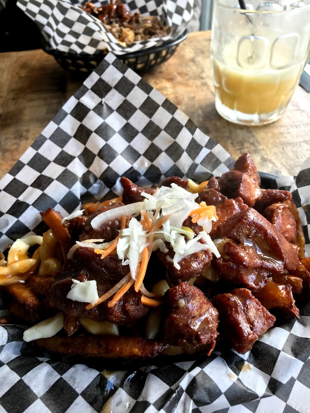 Seasoned Dreams | 5509 Rue Laurendeau, Montréal, QC H4E 3V9, Canada | Phone: (514) 769-2222