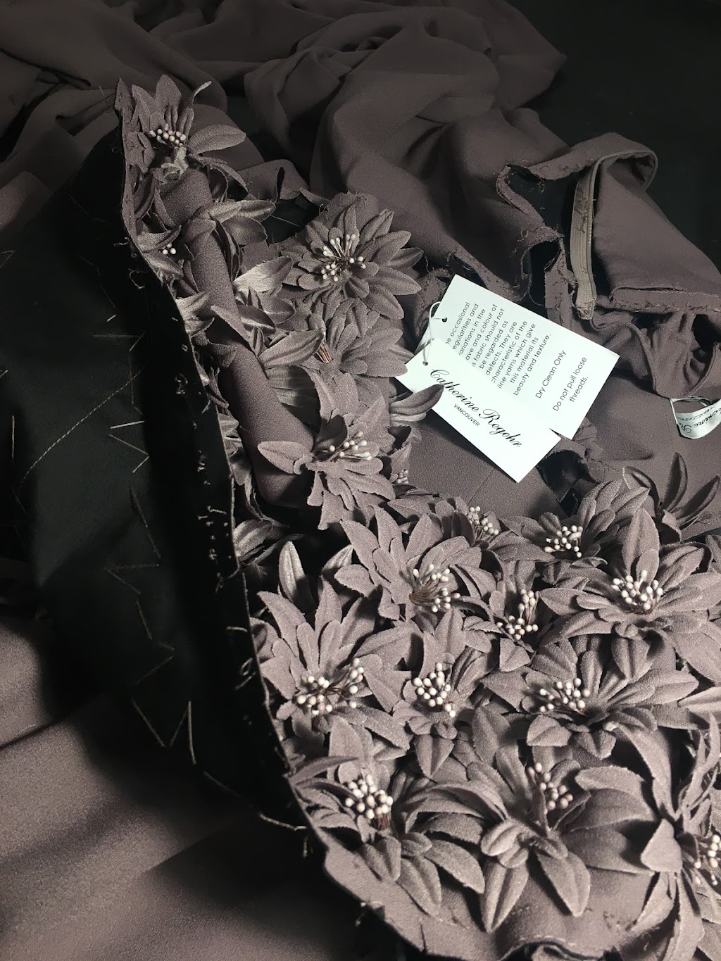 Francys Design & Alterations | 1158 S Wenige Dr, London, ON N6A 5N4, Canada | Phone: (519) 601-5570