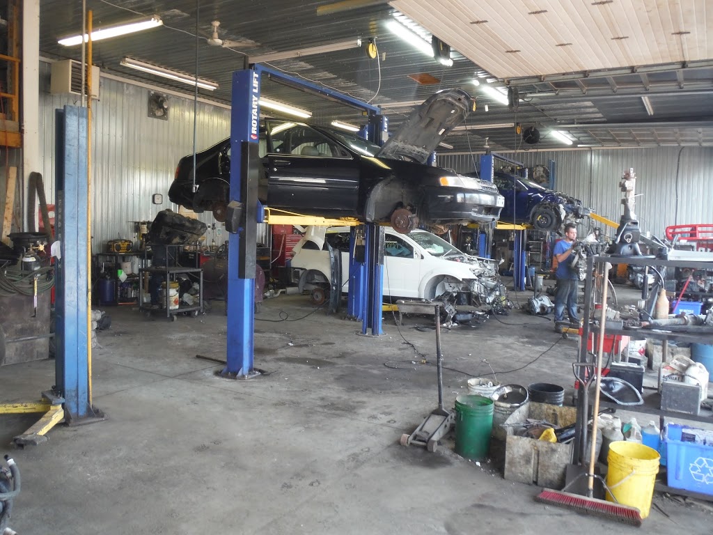 Hanks Auto Wreckers | 2637 Herrgott Rd, St. Clements, ON N0B 2M0, Canada | Phone: (519) 699-5283