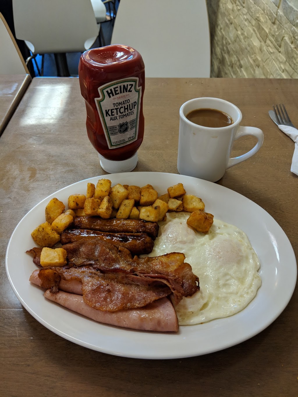 Daybreak Restaurant | 1065 Davis Dr #6, Newmarket, ON L3Y 2R9, Canada | Phone: (905) 836-0911