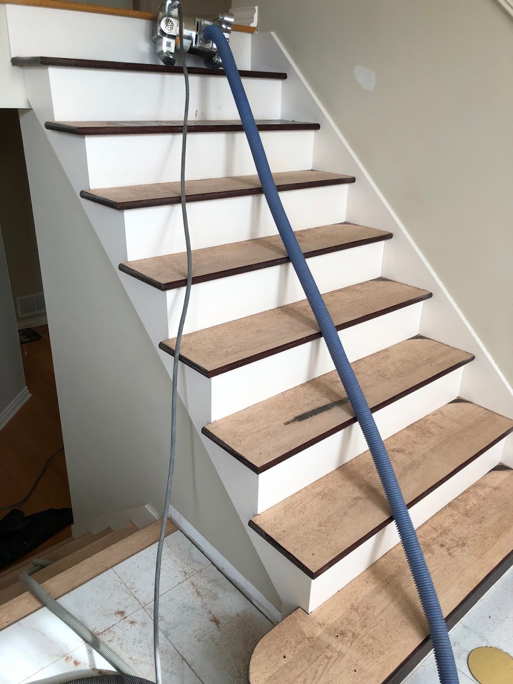 Sablage de Plancher Daniel Daoust | 2677 Avenue dOrléans, Montréal, QC H1W 3S4, Canada | Phone: (514) 587-6044