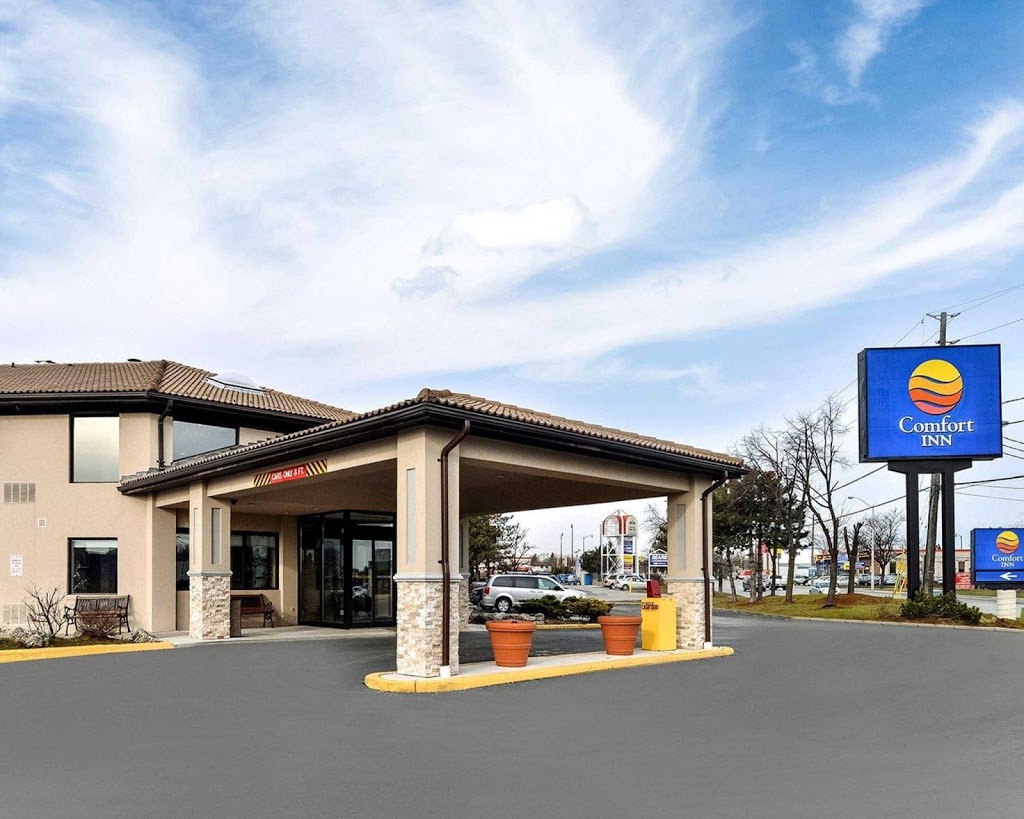 Comfort Inn | 5 Rutherford Rd S, Brampton, ON L6W 3J3, Canada | Phone: (905) 452-0600