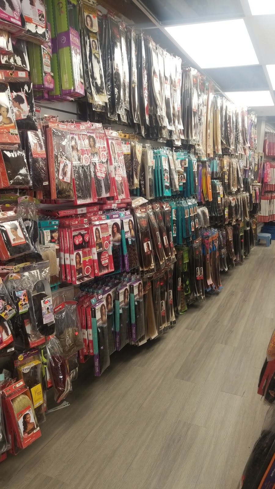 Hi & Buy Dollar Discount | 81 King St E, Hamilton, ON L8N 1A5, Canada | Phone: (905) 522-0330
