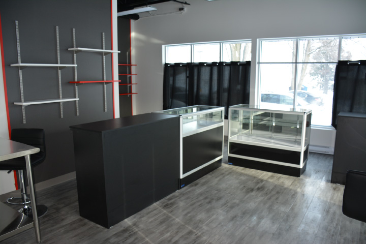 Fou de la Vape Saint-Romuald | 1100 Bd Guillaume-Couture local 145, St-Romuald, QC G6W 5M6, Canada | Phone: (418) 903-1559