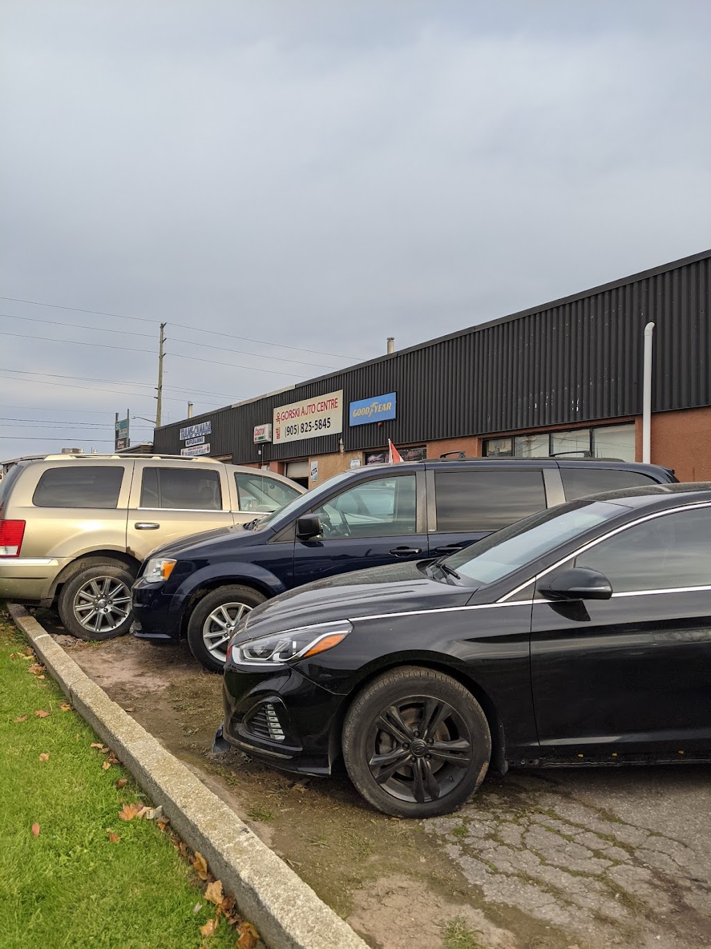 Lucky 13 | Wallace Rd, Oakville, ON L6L 2X6, Canada | Phone: (905) 827-2886