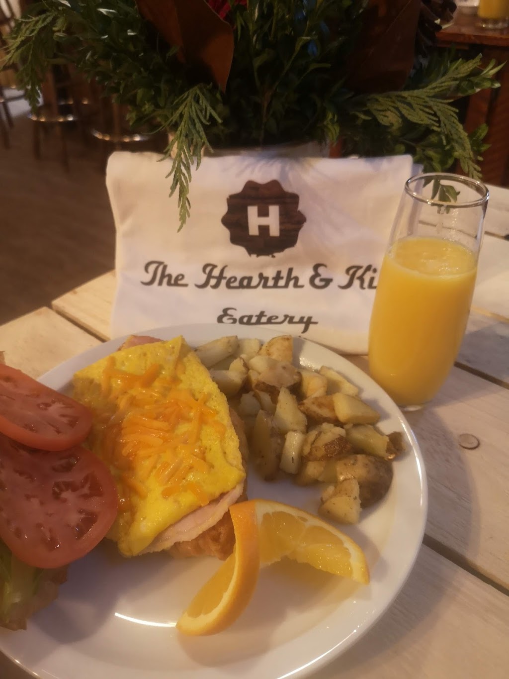 The Hearth & Kin Eatery | 2 Mill St E, Hillsdale, ON L0L 1V0, Canada | Phone: (705) 835-6633