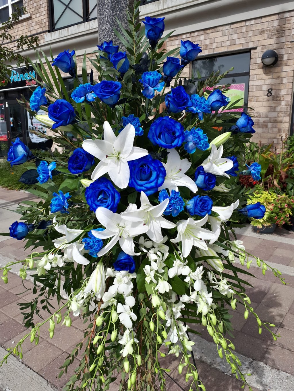 Simply Flowers Scarborough | 8 Roper Rd, Scarborough, ON M1L 0G6, Canada | Phone: (416) 979-3384