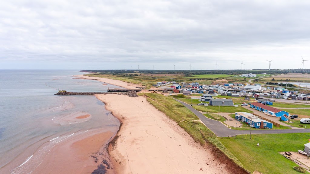 Sirens Beach Motel | 7 Cape Rd, North Lake, PE C0A 2B0, Canada | Phone: (902) 357-2228