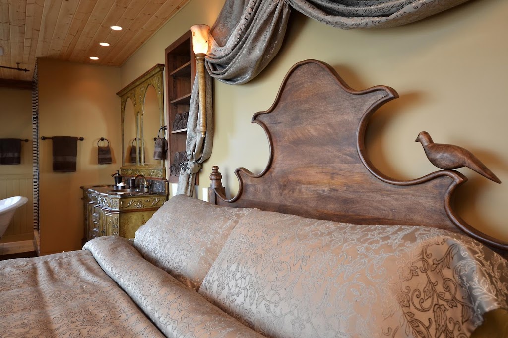 Beach Hideaway B&B | 5203 Sunshine Coast Hwy, Sechelt, BC V0N 3A2, Canada | Phone: (604) 885-3031