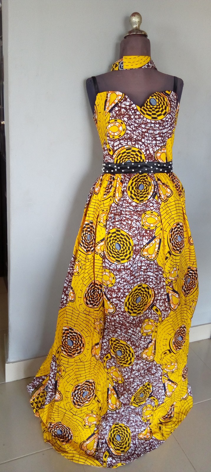 Miradi couture | 190 Watt St, Winnipeg, MB R2L 2B8, Canada | Phone: (431) 275-3472