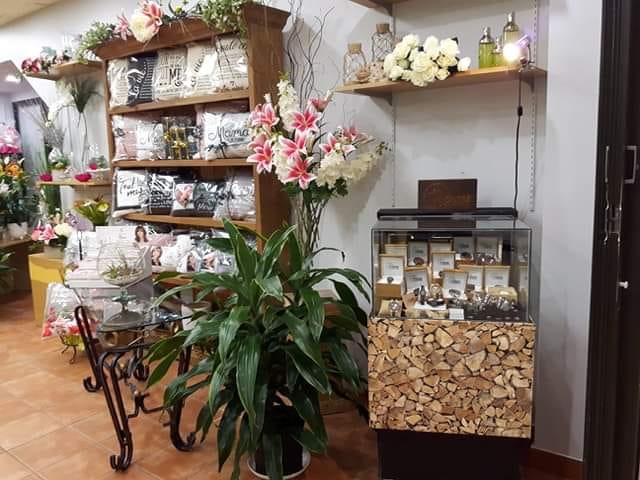 Fleuriste Louvain | 3100 Blvd. de la Concorde E #51, Laval, QC H7E 2B8, Canada | Phone: (450) 664-1465