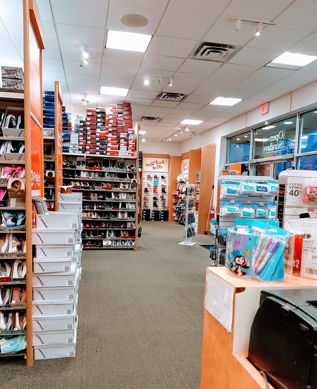 Payless ShoeSource | 462 Bayfield St Unit E3, Barrie, ON L4M 5A2, Canada | Phone: (705) 722-4209