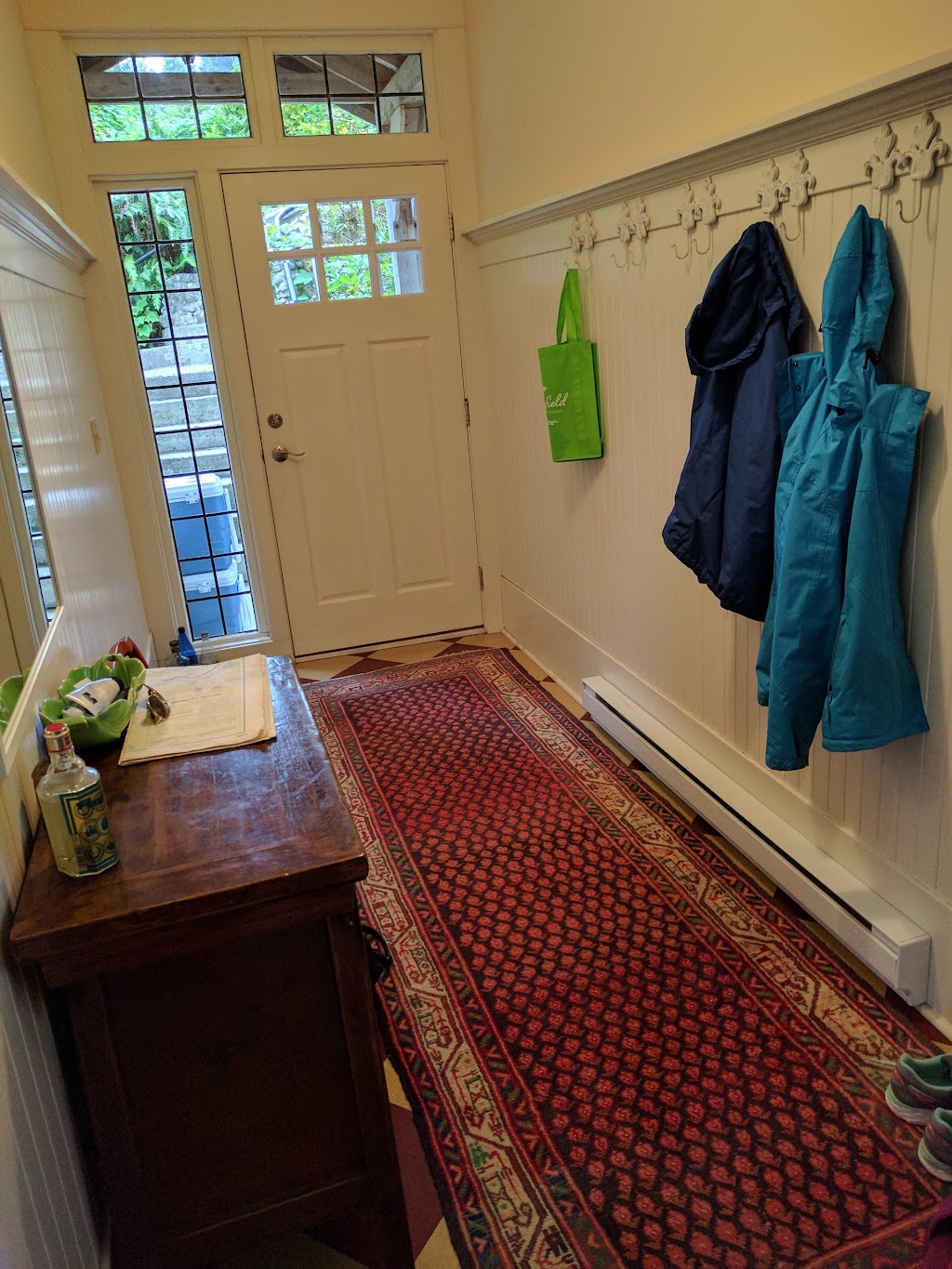 The Bamfield Villa | Michelsens Ln, Bamfield, BC V0R 1B0, Canada | Phone: (250) 240-4977