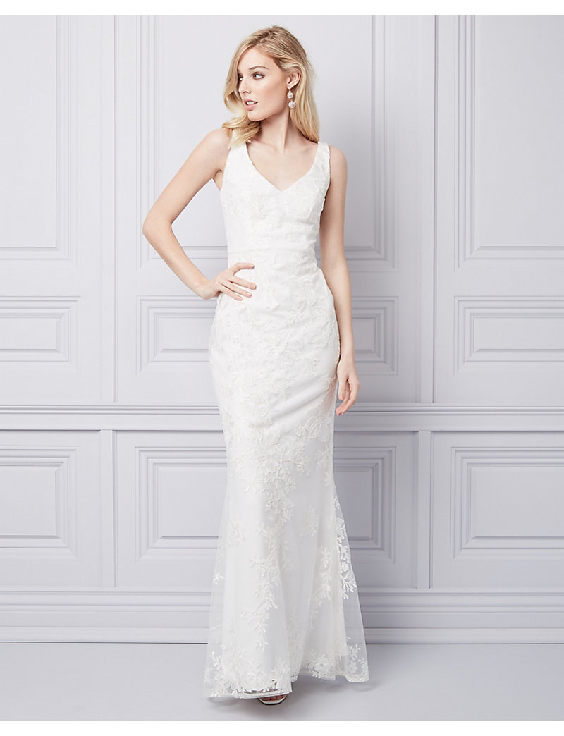 LE CHÂTEAU Wedding Boutique - By Appointments only | 105 Boulevard Marcel-Laurin, Saint-Laurent, QC H4N 2M3, Canada | Phone: (514) 738-7000