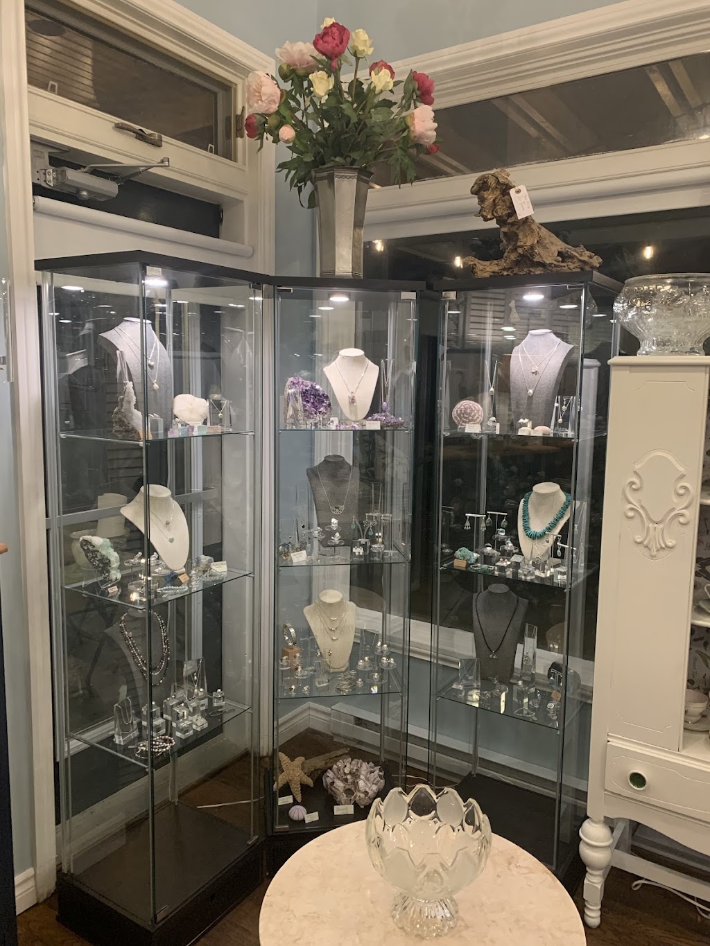 Atelier-boutique La brise du lac - Knowlton | 465 Rue de Bondville, Knowlton, QC J0E 1V0, Canada | Phone: (514) 242-3599