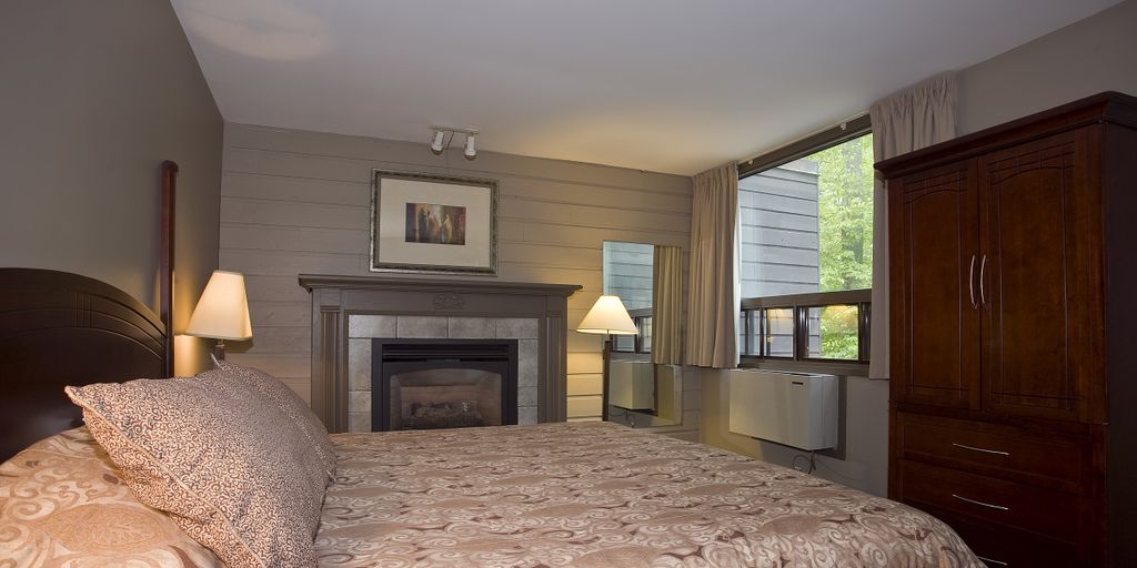 Mohawk Inn & Conference Centre | 9230 Guelph Line, Campbellville, ON L0P 1B0, Canada | Phone: (905) 854-2277