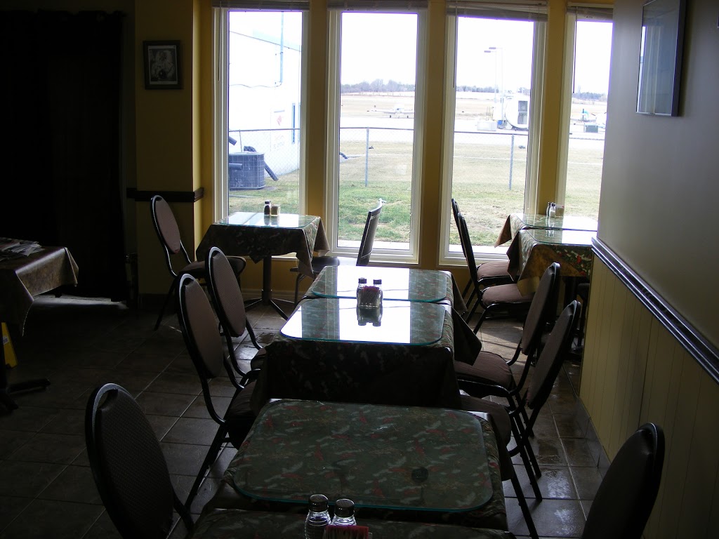 Airport View Restaurant | 3187 ON-35, Lindsay, ON K9V 4R1, Canada | Phone: (705) 324-6545
